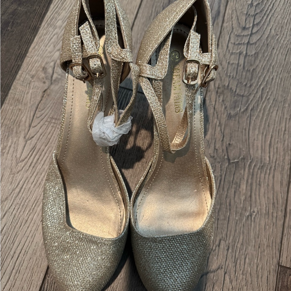 Elegant Gold Women's Shoes